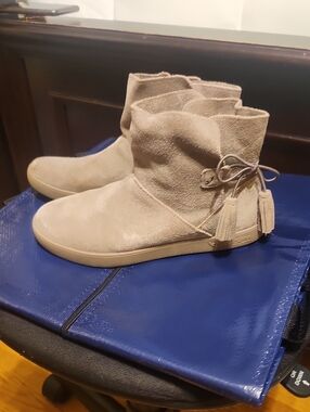 Koolaburra Suede Tassel Ankle Boots - Light Taupe